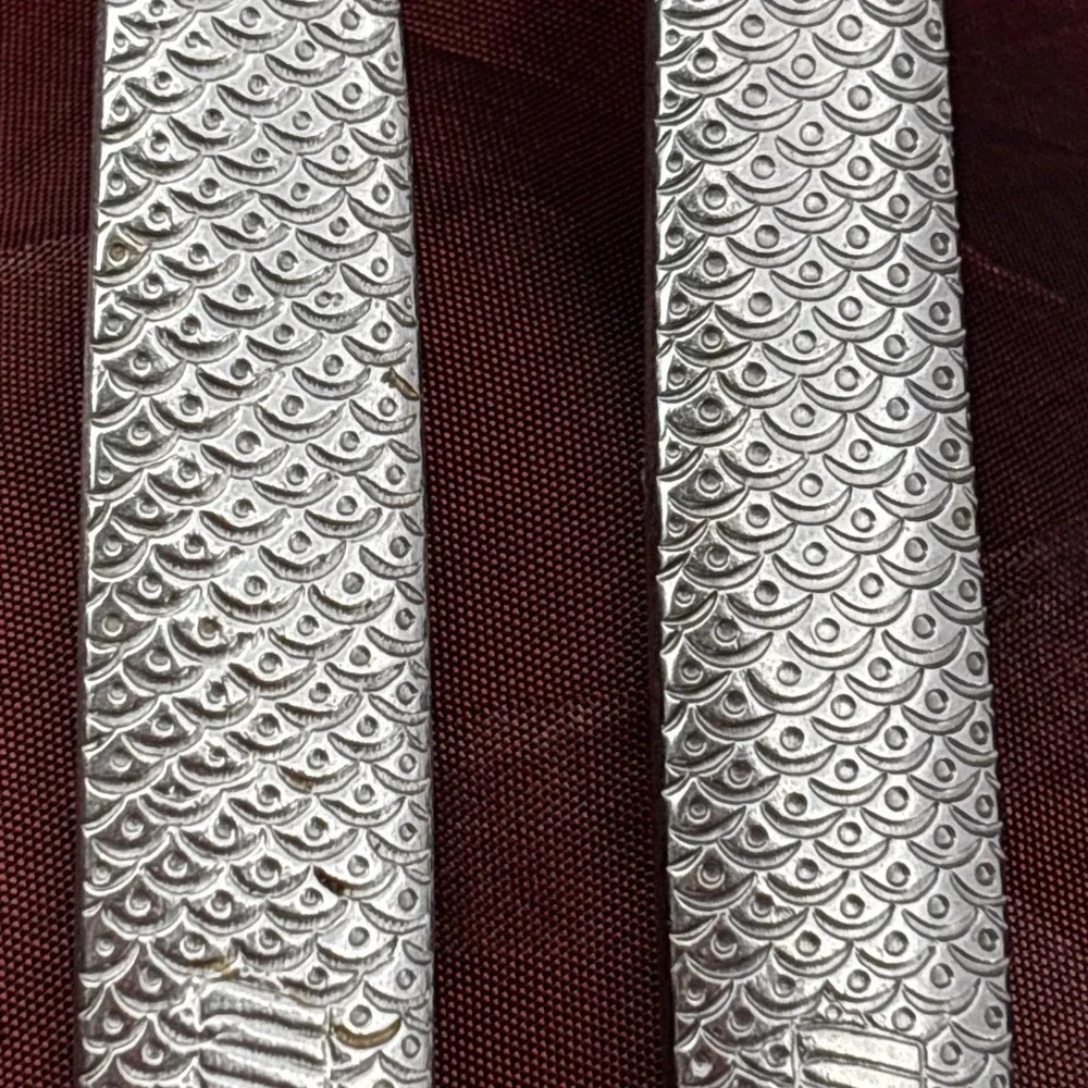 Vintage United Airlines Silverware Fish Scale Flatware Dinner Knives Lot of 2